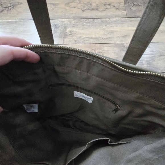 Universal Thread Goods Co Non Leather Olive Green Tote Bag with Adjustable Strap - Picture 8 of 11
